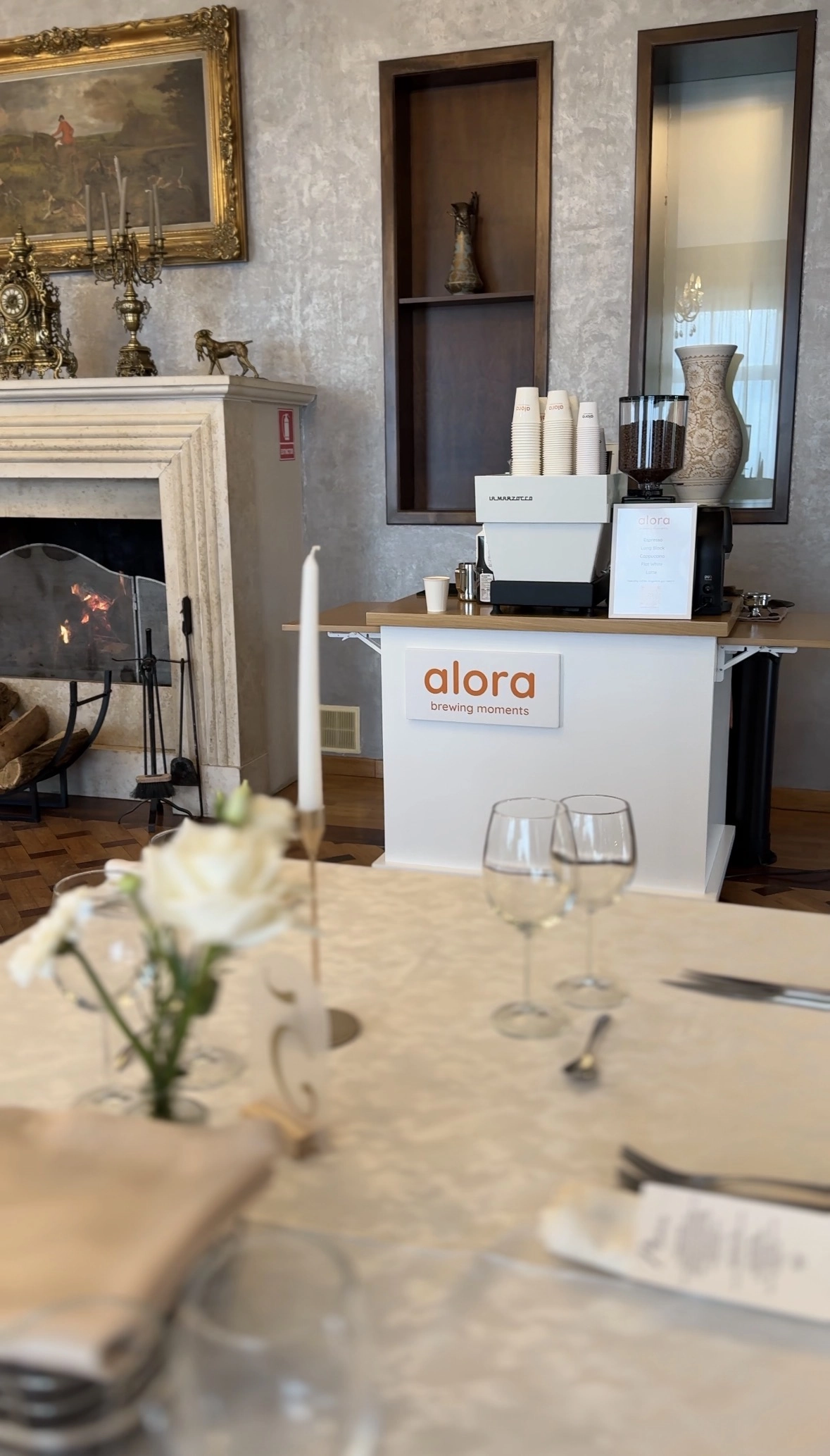 alora brewing moments - bar mobil la un eveniment in interior cu vedere de ansamblu